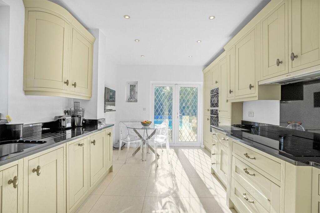House in Watford - View 5