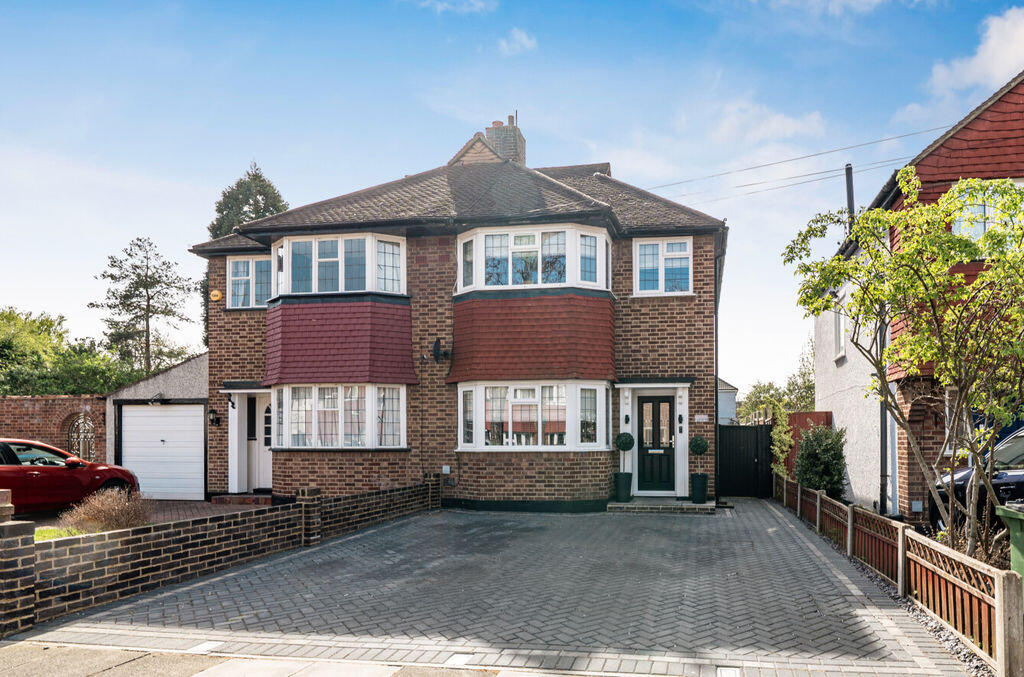 Main image of property: Sparrows Lane, New Eltham