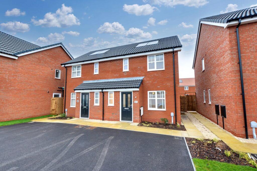 Main image of property: Goshawk Close, Calverton, Nottingham, NG14 6SP