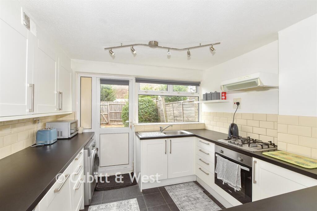 House in Crawley, Worth - View 5