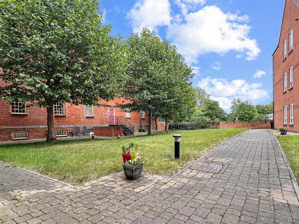 Apartment in Newark and Sherwood, Newark - View 3