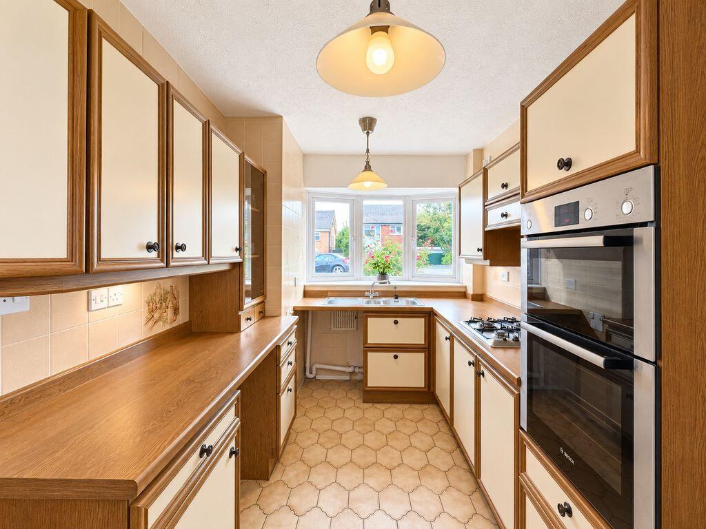 House in Lichfield, Burntwood - View 4