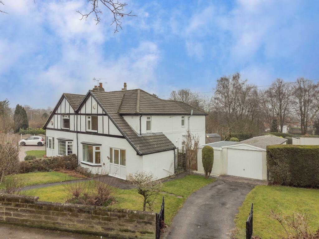 Main image of property: The Crescent, Alwoodley, Leeds, LS17