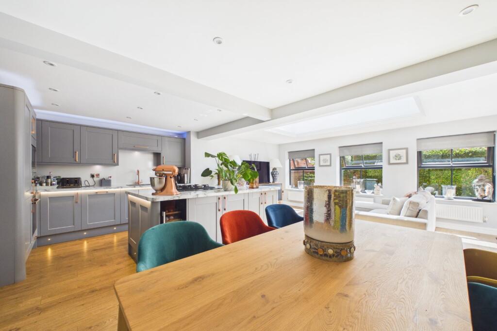 House in Reading, Warfield - View 3