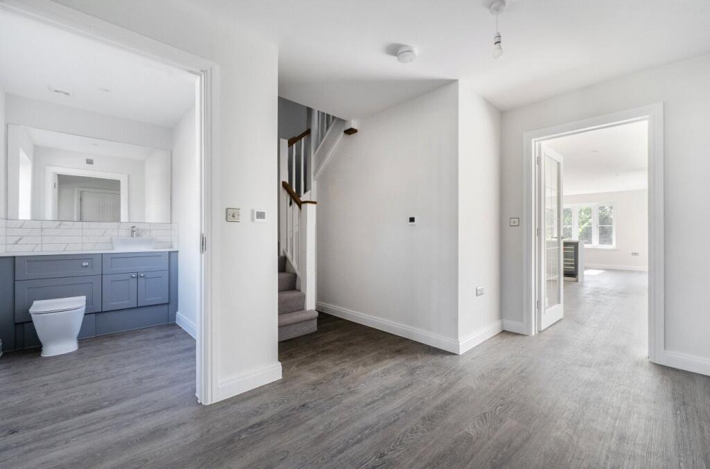 House in Stratfield Mortimer, West Berkshire - View 2
