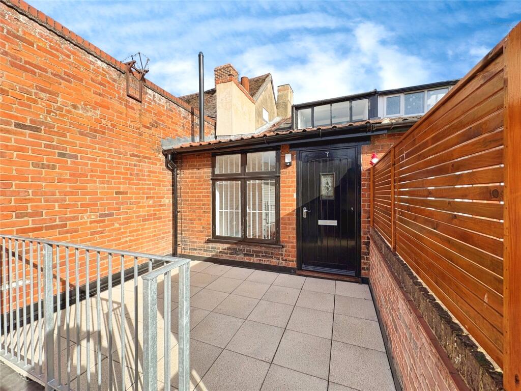 2-bed apartment on Wingfield Street, Ipswich, Suffolk, £140,000