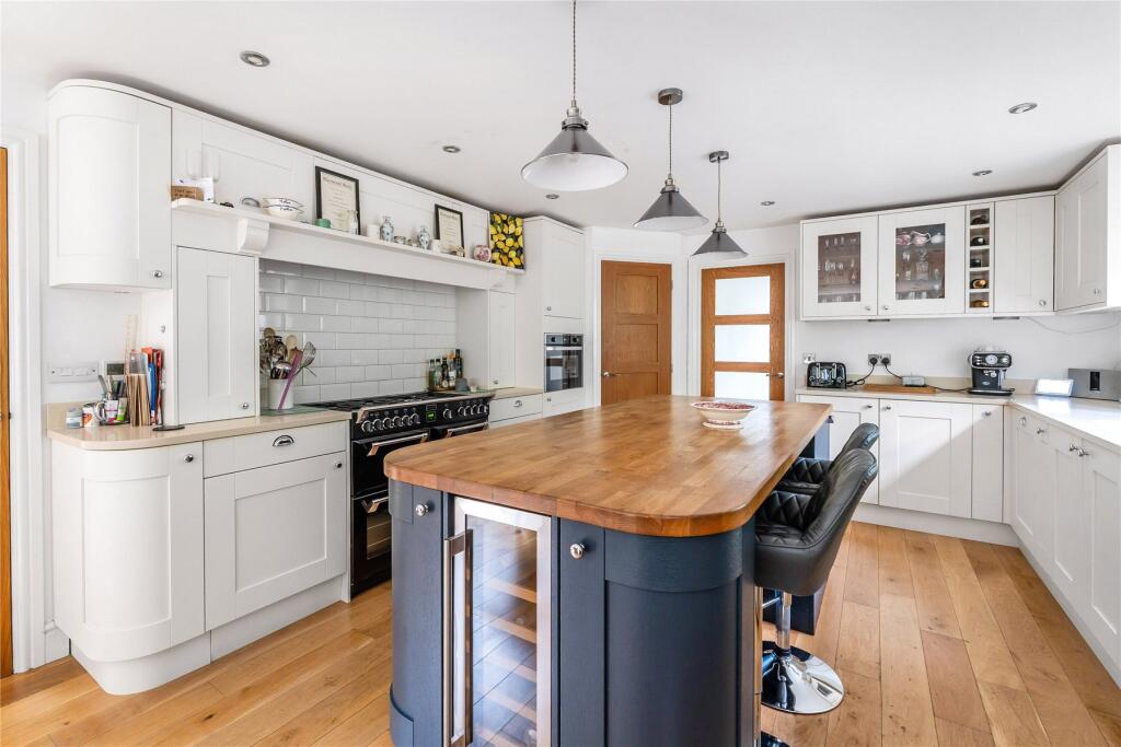 House in Guildford - View 4