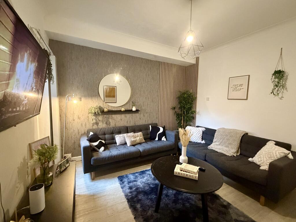 6 bedroom house for rent