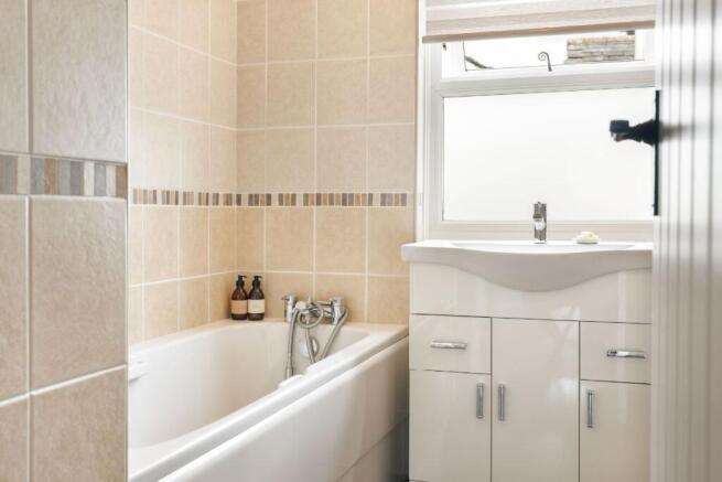 Main House - Bathroom