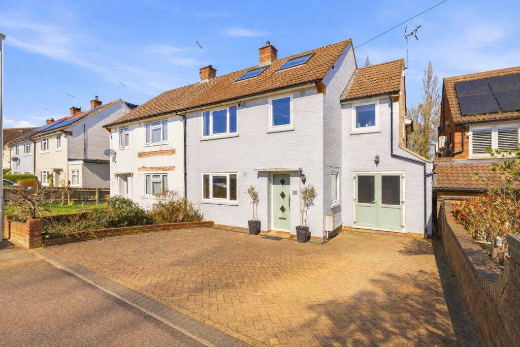 Pemberton Close, St. Albans, Hertfordshire, AL1