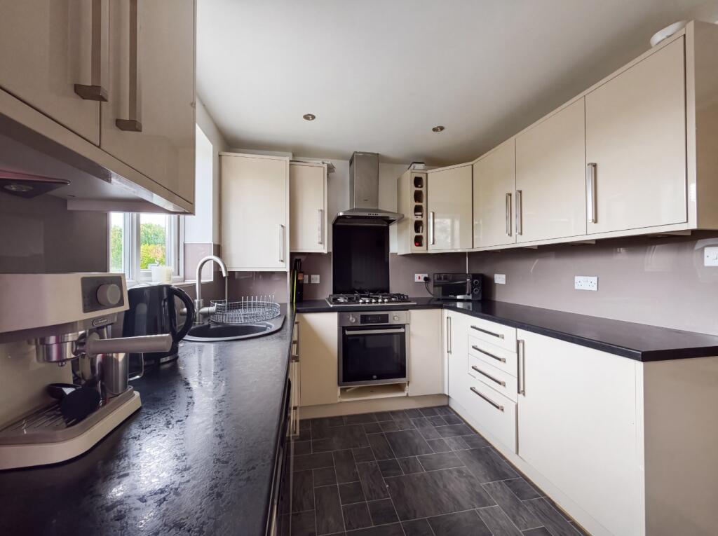 House in Swindon, West Swindon - View 4