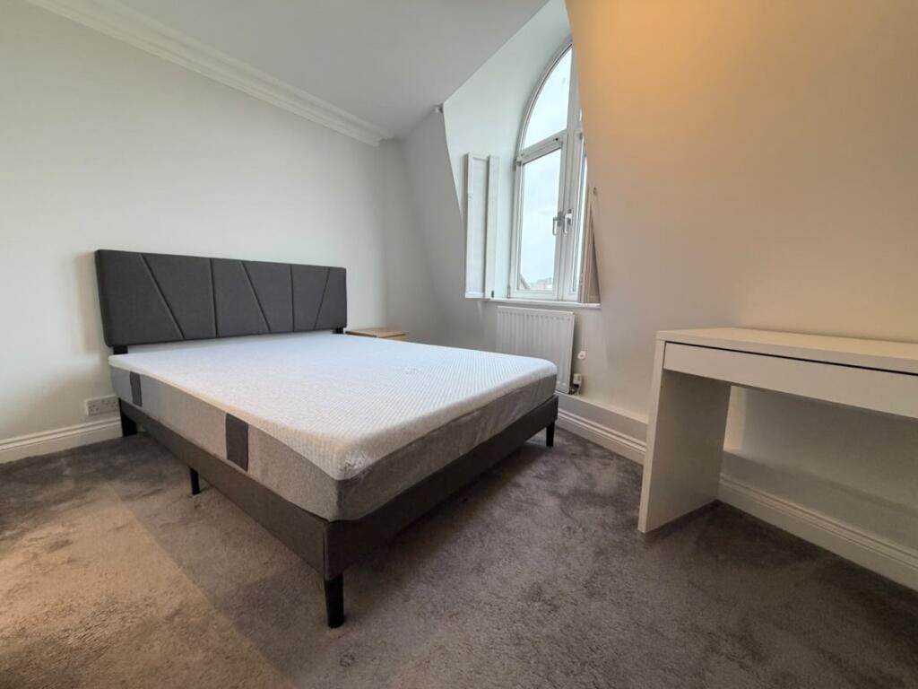 Apartment in London - View 5
