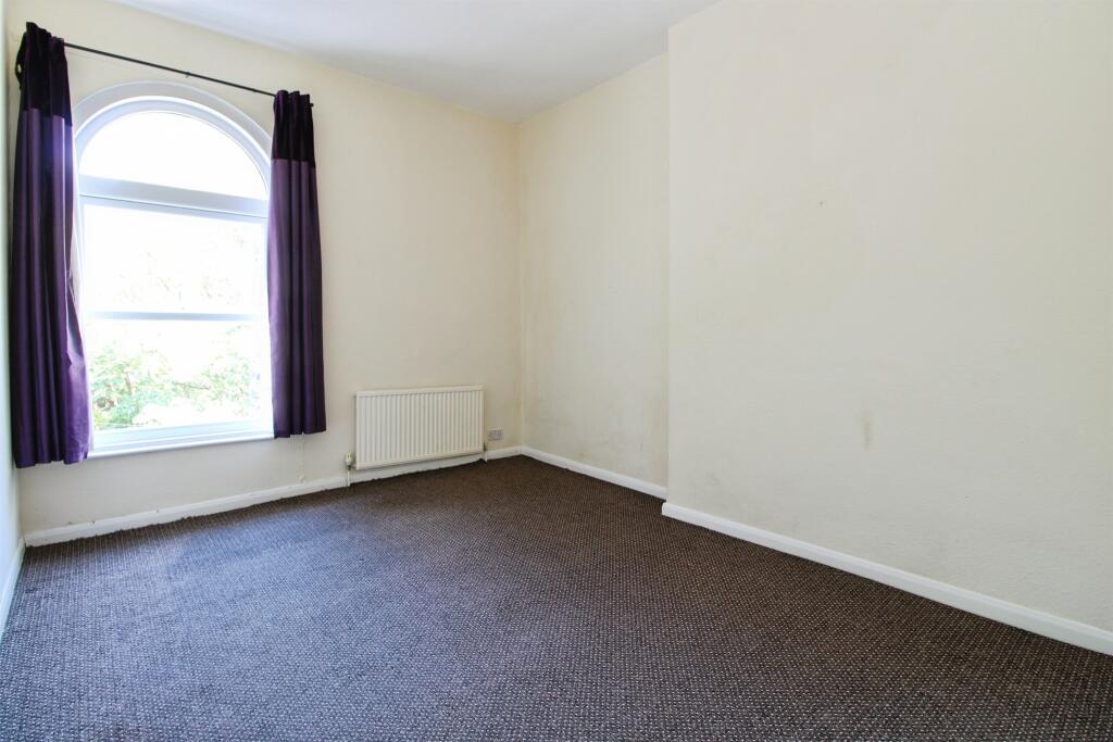 Apartment in Torquay, Torbay - More