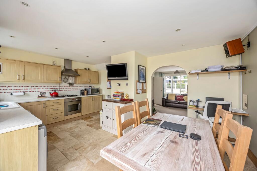 House in Horsham, Upper Beeding - View 3