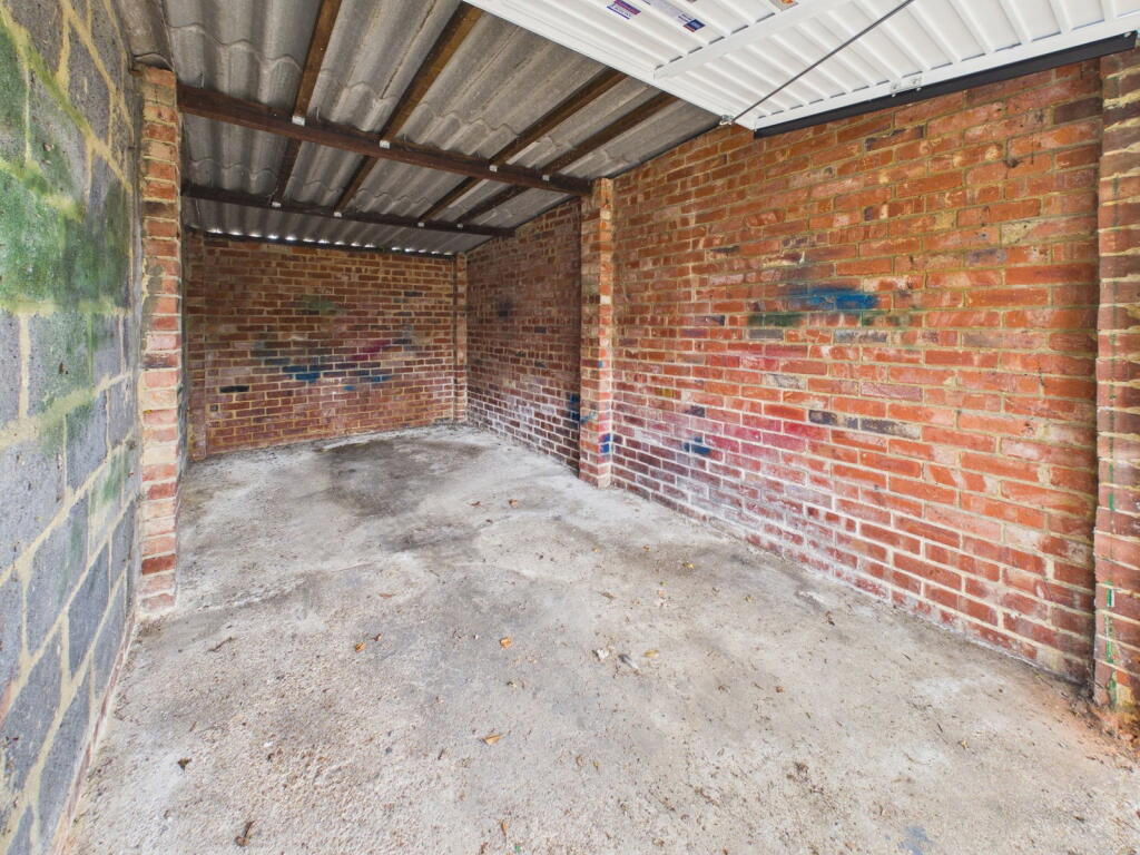 Applesham Way, Portslade photo 4