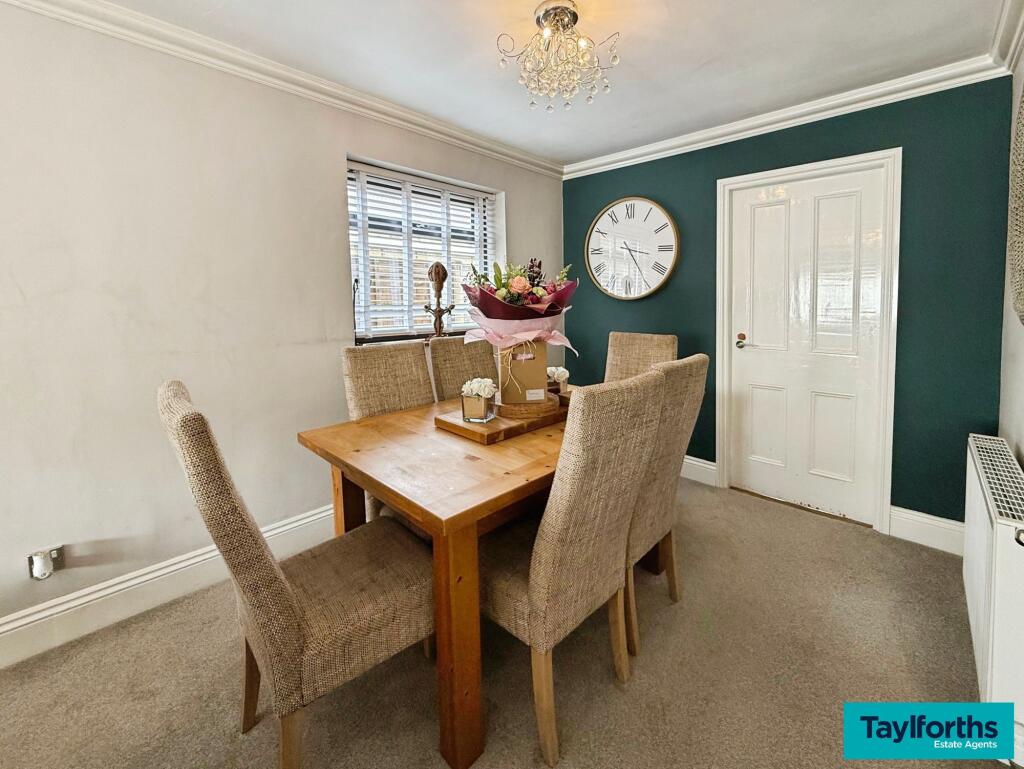 House in Pendle, Earby - More