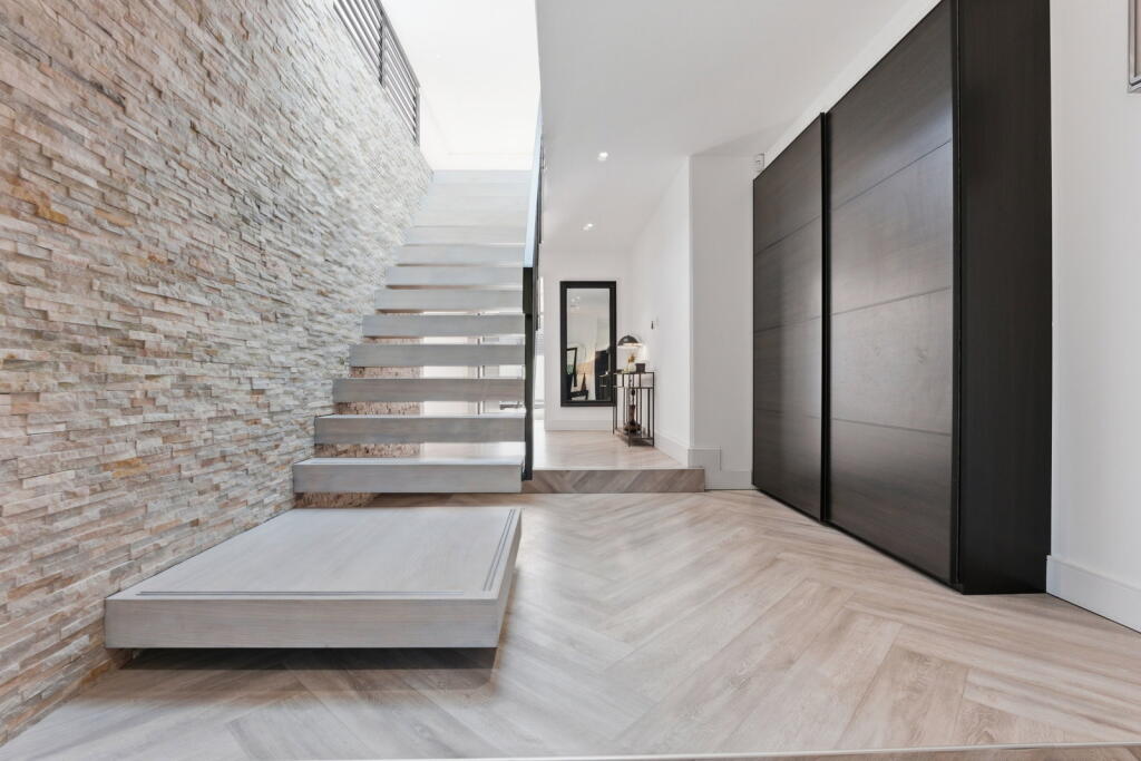 House in Nottingham - More