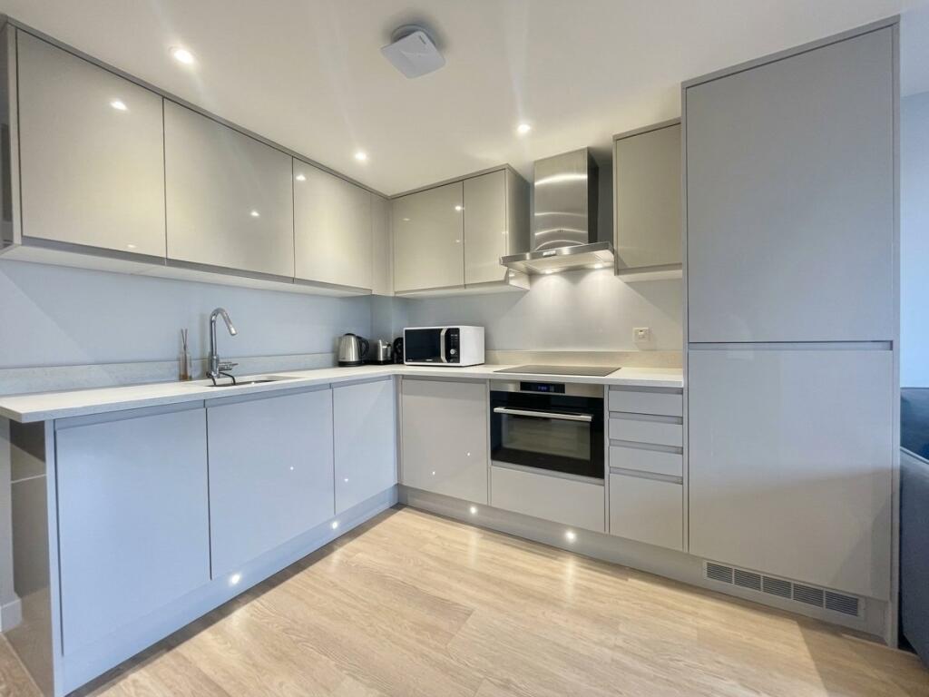 Apartment in Slough - View 2