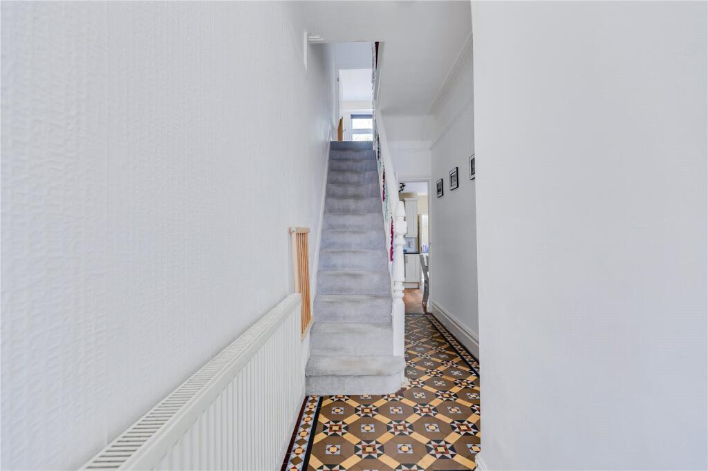 Tewkesbury Place,Cathays,Cardiff,CF24 4QU - View 3