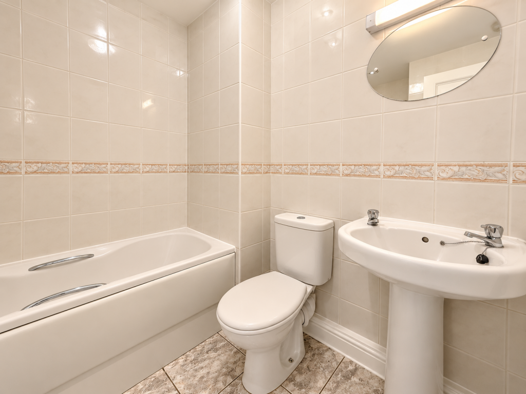 Apartment in Rushmoor, Hampshire - View 4