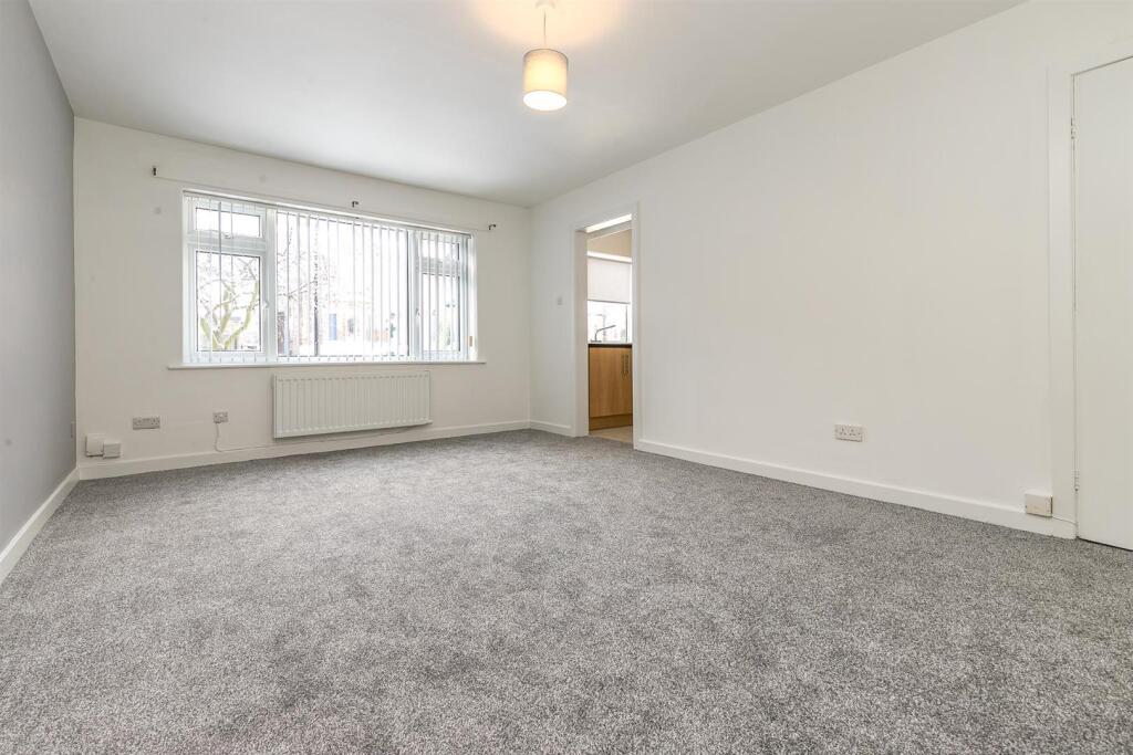 Apartment in Trafford, Greater Manchester - View 2