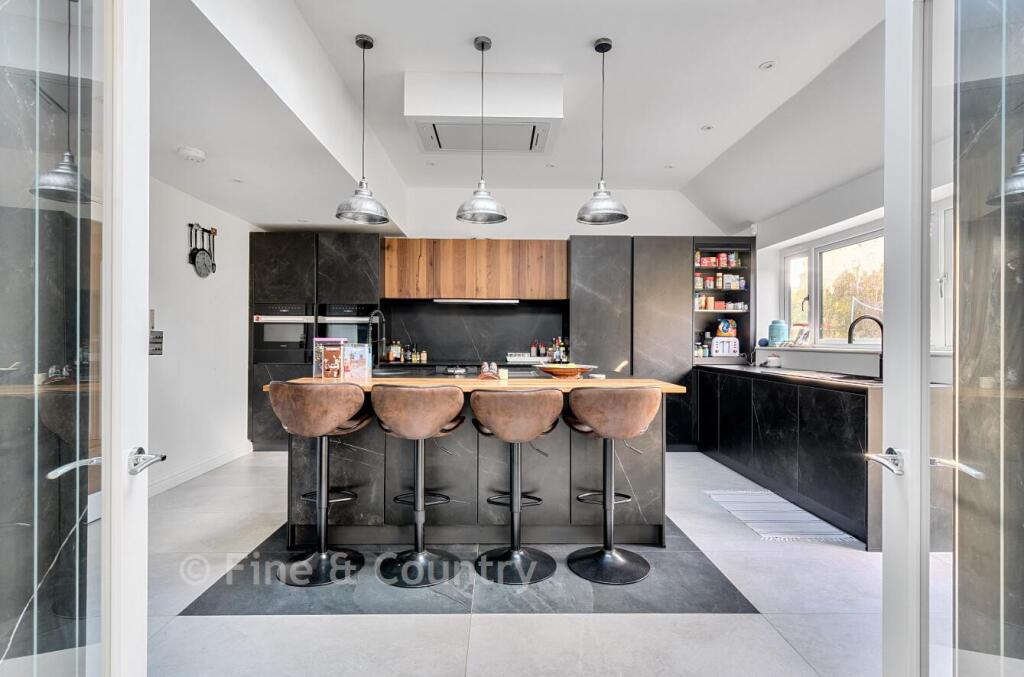 House in Tunbridge Wells, Brenchley - View 4