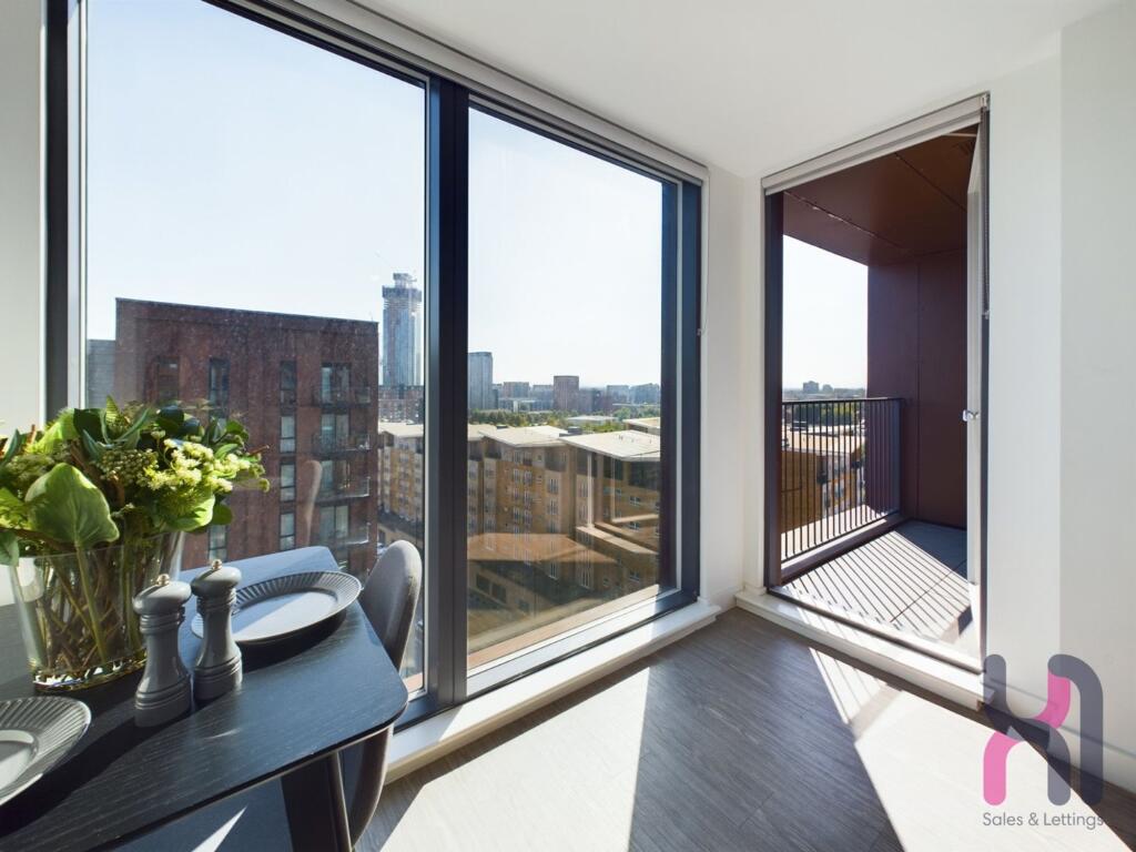 Apartment in Salford, Greater Manchester - View 2