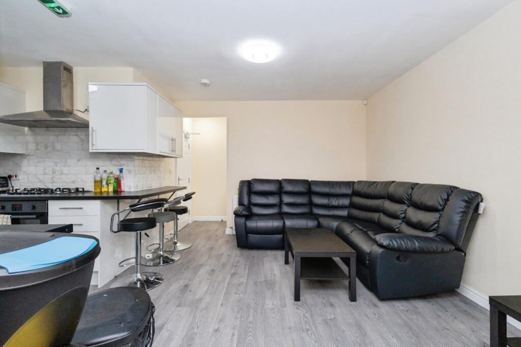 1 bedroom house share for rent