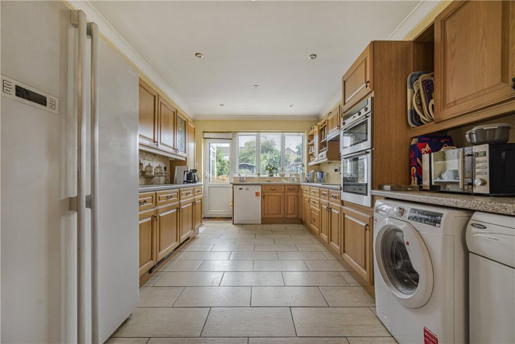 House in Bromley - View 2