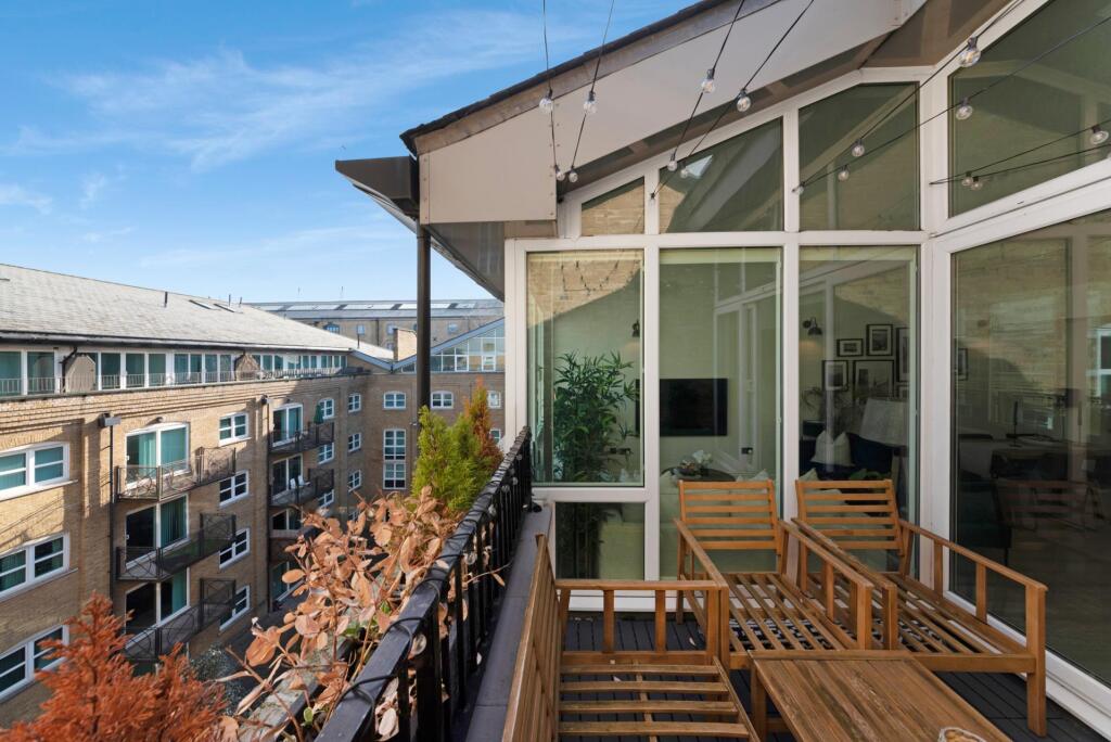 Apartment in London - More