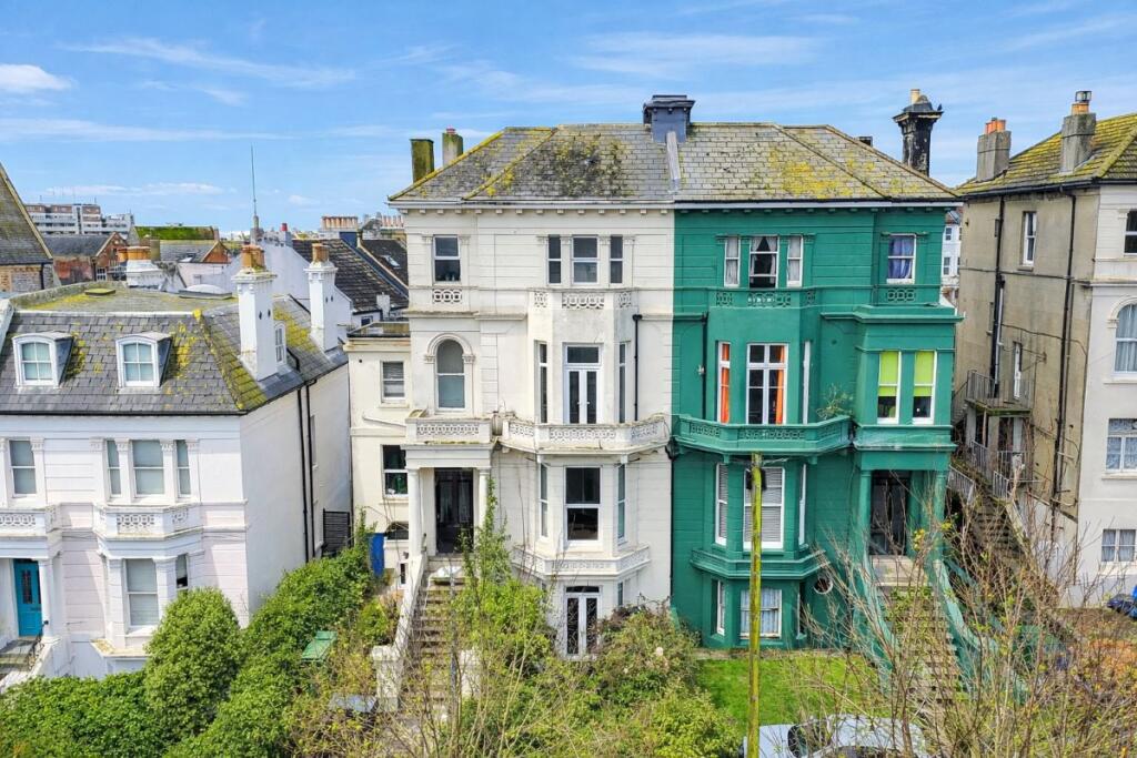 Main image of property: Flat 2, 5 Pevensey Road, St. Leonards-on-Sea, East Sussex, TN38 0JX