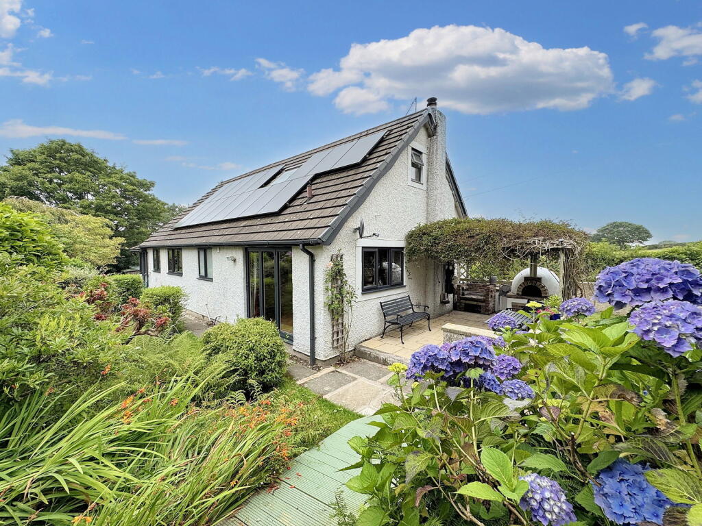 4-bed detached on Moelfre, Abergele, Conwy, LL22 9RG, £595,000