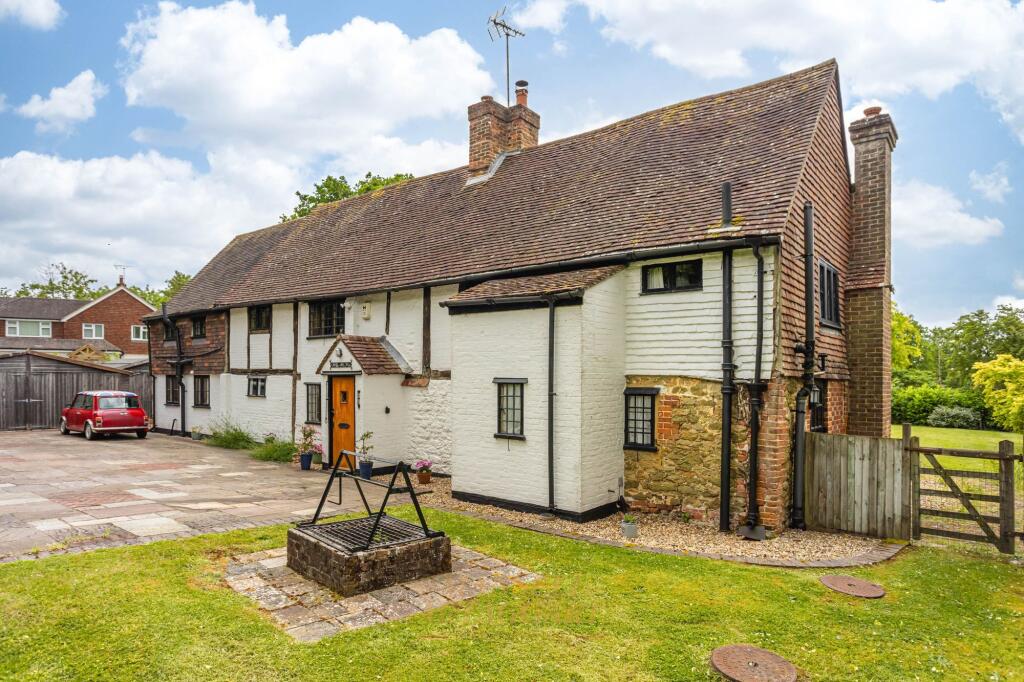 Main image of property: Meldrum Close, Oxted, RH8