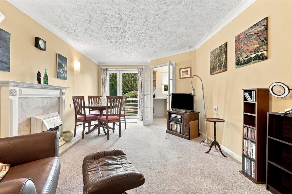 Apartment in Southend-on-Sea - View 4