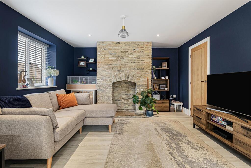 House in East Cambridgeshire, Soham - More