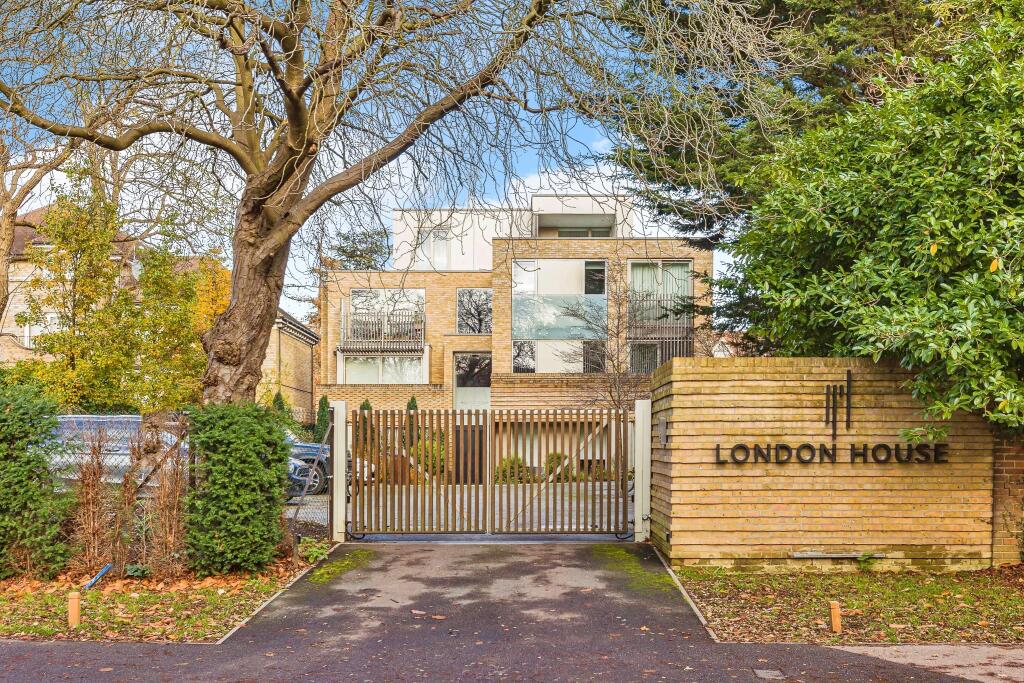 Main image of property: London Road, St Albans, AL1
