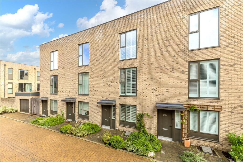 Main image of property: Clay Farm Drive, Trumpington, Cambridge, Cambridgeshire