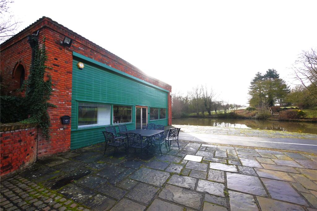 Main image of property: Little Bassetts Farm, Magpie Lane, Brentwood, CM13