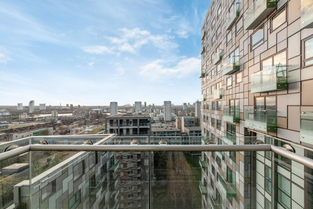 Duckman Tower, Canary Wharf, E14 photo 2