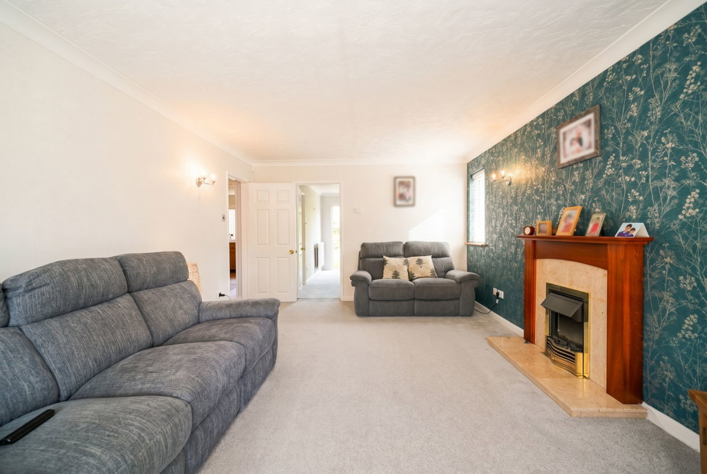 Oldington Grove, Hillfield photo 4