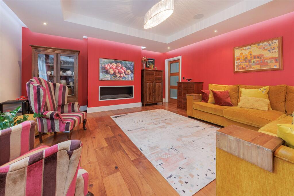 Wootton Close, Radlett, Hertfordshire, WD7 photo 4