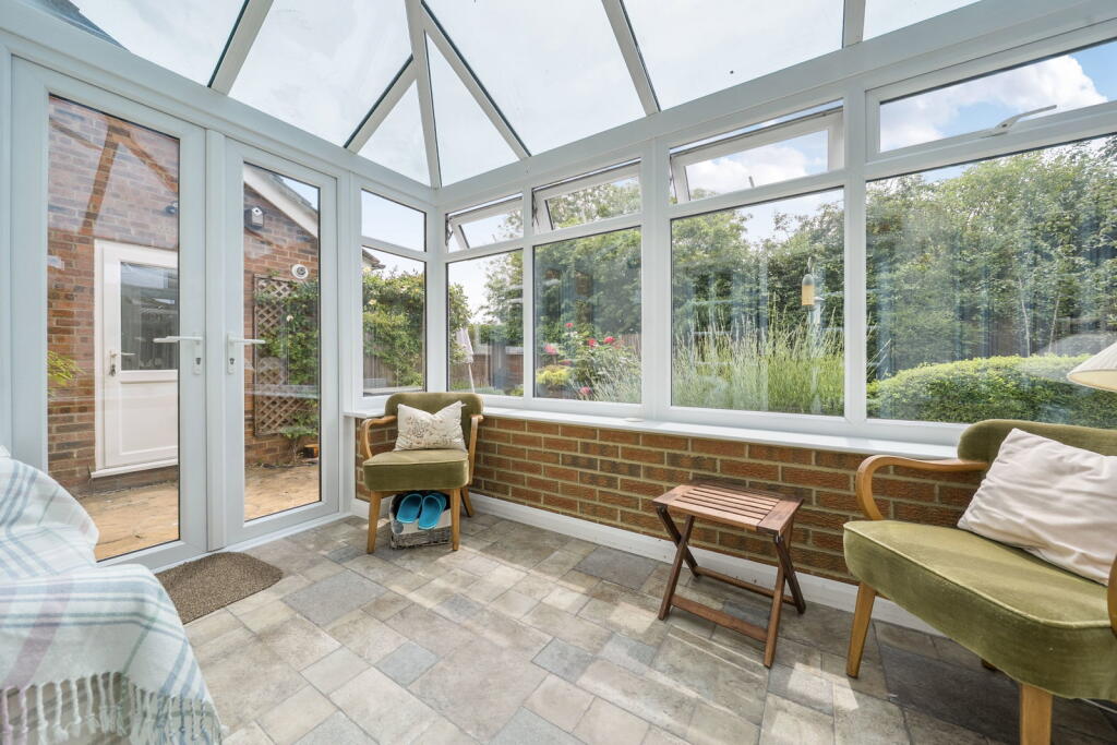 House in Basingstoke and Deane, Chineham - More