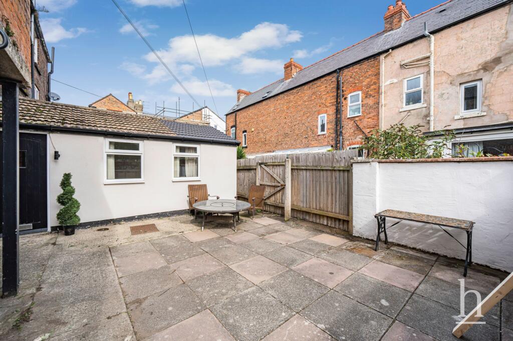 Apartment in West Kirby, Grange - View 4