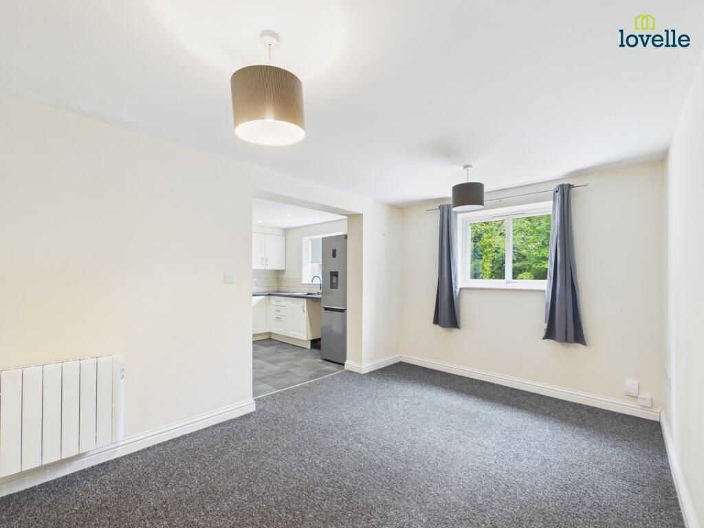 House in Lincoln - View 5