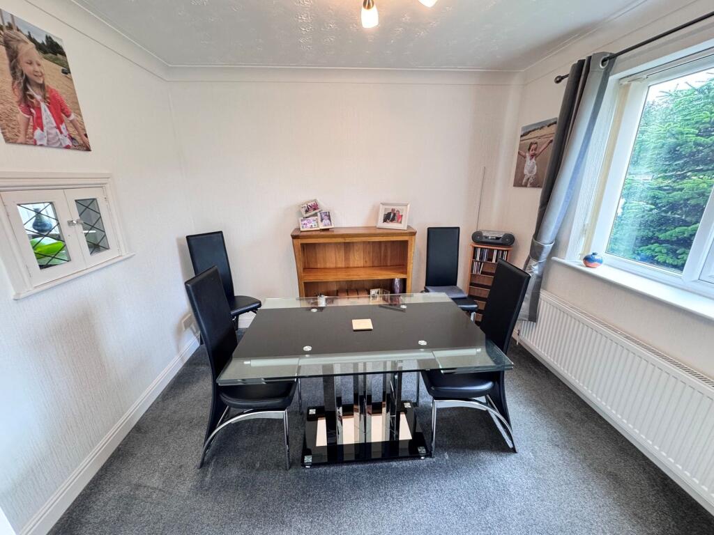 Warmbrook Road, Chapel-En-Le-Frith, SK23 photo 3