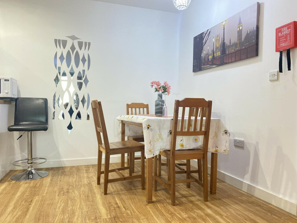 3 bedroom flat for rent