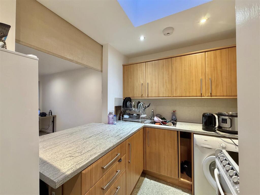 Main image of property: Maidstone Rd, Bounds Green, N11