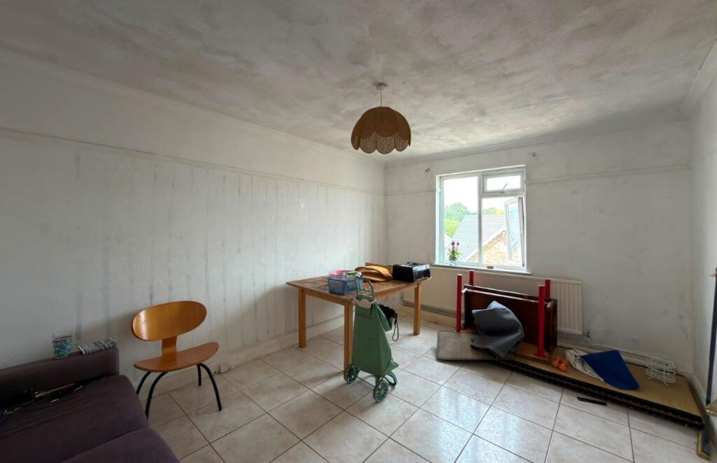 Apartment in Spelthorne, Surrey - View 4