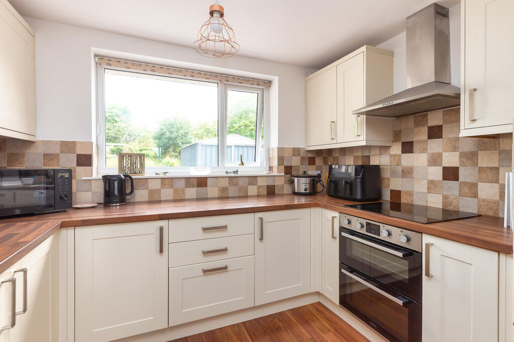 Manor Drive, Kirkham, PR4 - More