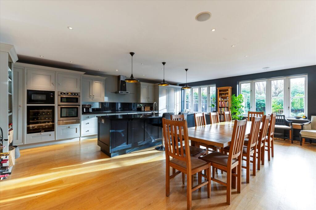 Bank Lane, Roehampton, London, SW15 photo 4